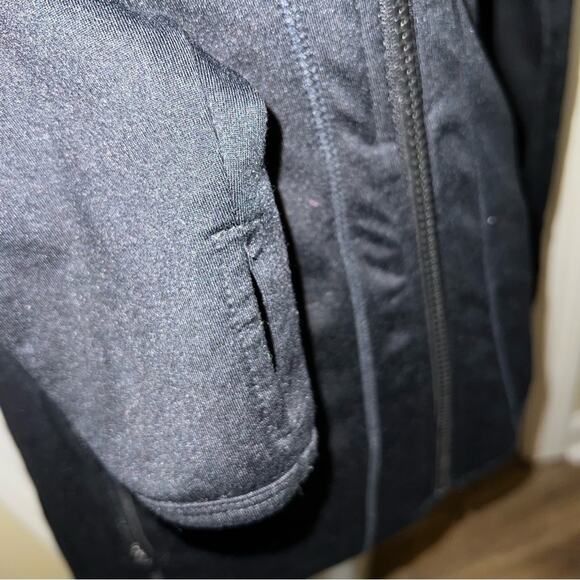 Fabletics Jojo Performance Jacket Black Size XS Tech Ready Thumb Holes Pockets - Picture 10 of 14